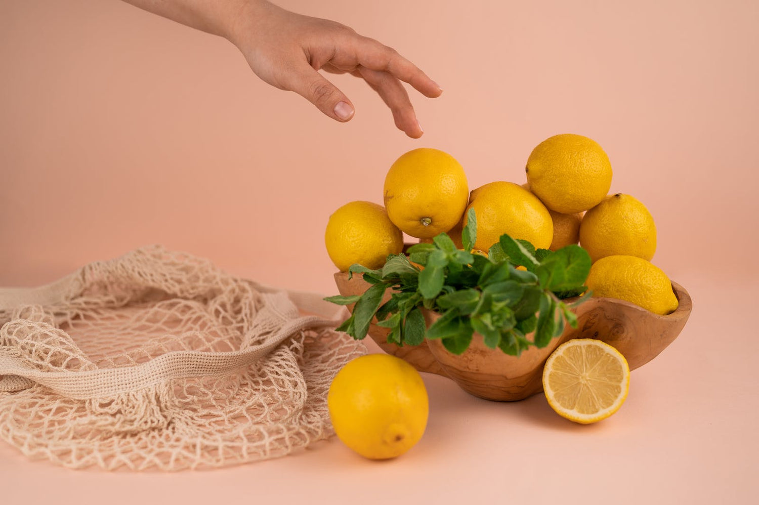Wood Fruit Bowl: A Timeless Piece of Art and Functionality